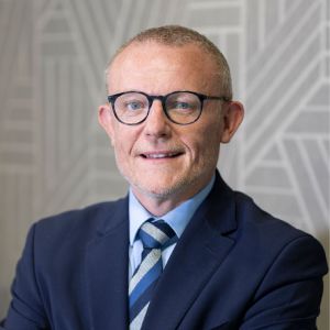Mike-Holmes-headshot